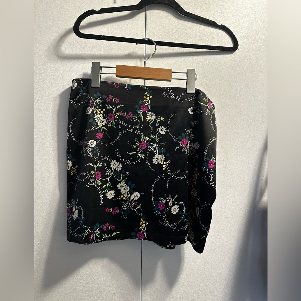 Black silk skirt with floral design